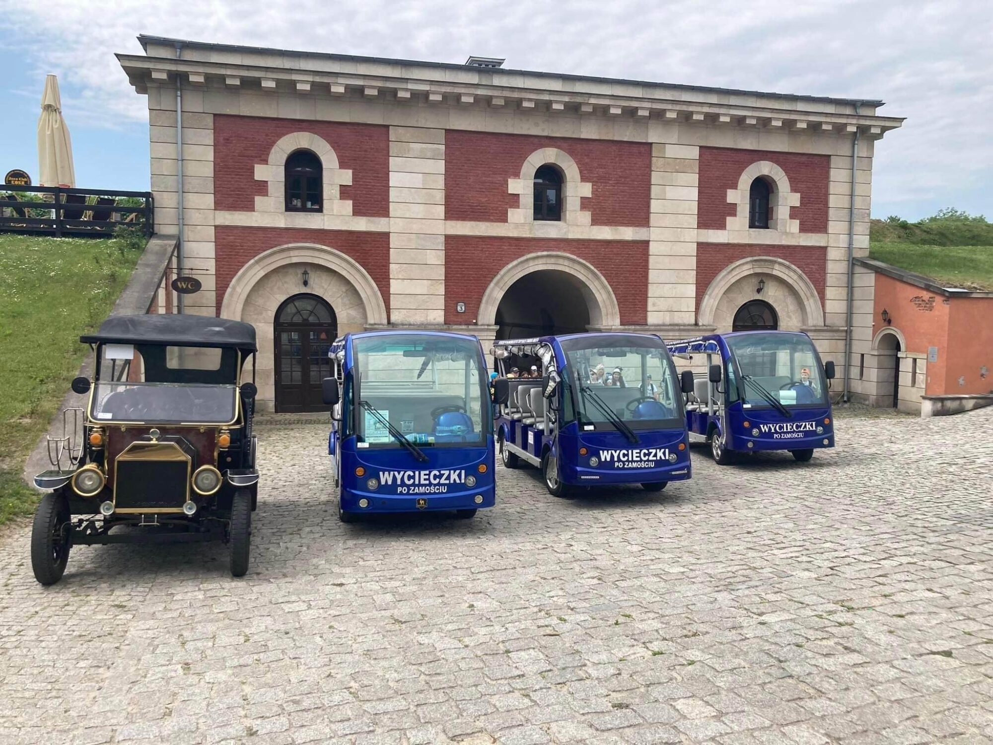Melex Zamość Zwiedzanie melexem Zamościa Wycieczka po Zamościu Wycieczki po Zamościu Zabytki Zamościa Zamość